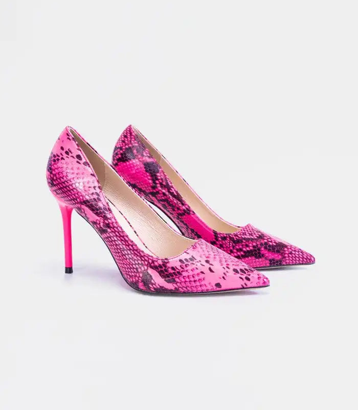 How to Walk Confidently in High Heels