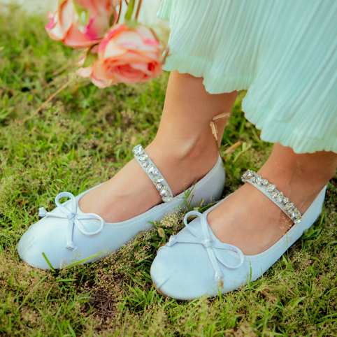 fashionable women’s flat shoes Pakistan