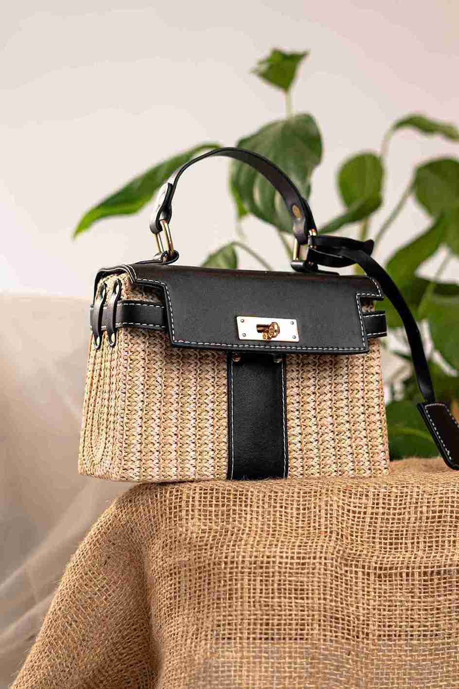 Vacay Black - Rayseen 