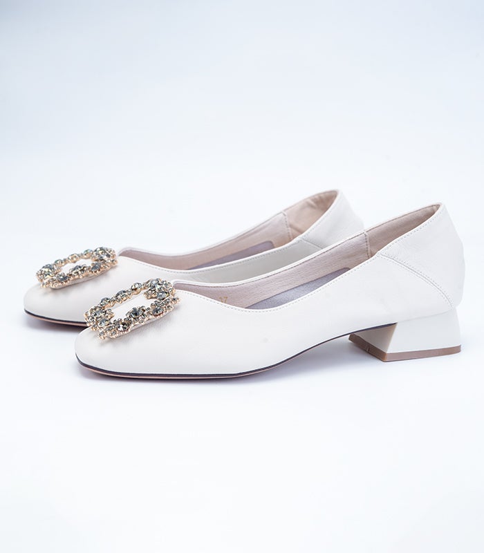 Diamond-embellished Sassy - Off White ballerina shoes with slip-on style and square toe by Rayseen