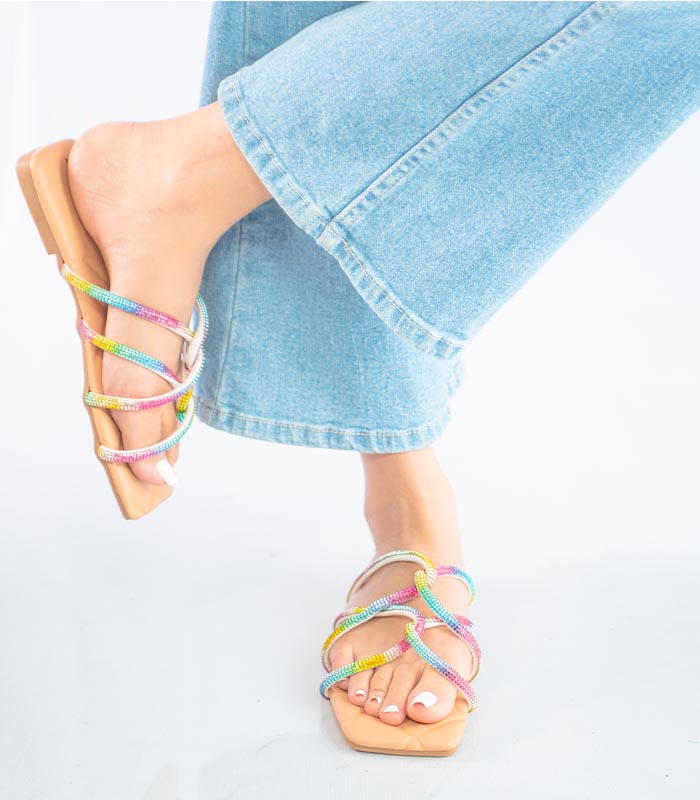 Comfortable ladies' flat shoes with a soft insole, perfect for all-day comfort